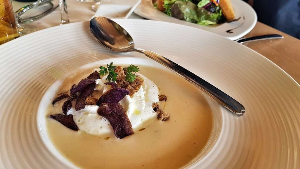 restaurants in ischgl - Top-Restaurants in Ischgl, Tirol, Österreich - Alpine Essenserlebnisse Soup at the Alpenhaus Mountain VIP Club