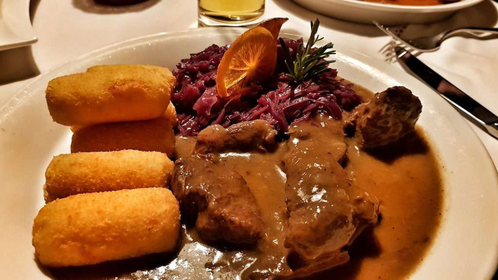 restaurants in ischgl - Top-Restaurants in Ischgl, Tirol, Österreich - Alpine Essenserlebnisse Meal at the Wirtshaus Walserstube Paznauner Bauernmuseum