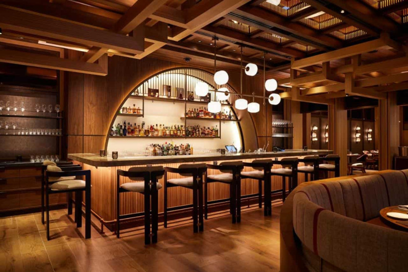 luxury hotels in singapore - Best Luxury Hotels in Singapore Bar in the Marina Bay Sands Hotel in Singapore.