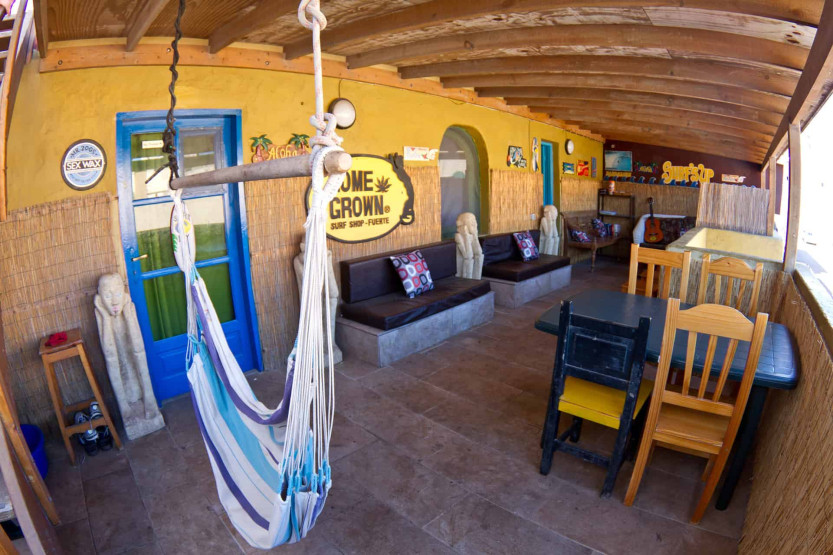 surf camps in Spain - A Guide to Choosing the Best Surf Camps in Spain Casa Hilda - Surfcamp Homegrown in Fuerteventura, Spain.