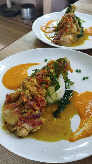 yoga retreats in Bali - Unforgettable Yoga Retreats in Bali Delicious meal at the Bali Green Retreat in the Hindu village Sesandan in Megati district, Tabanan Regency, Bali, Indonesia.
