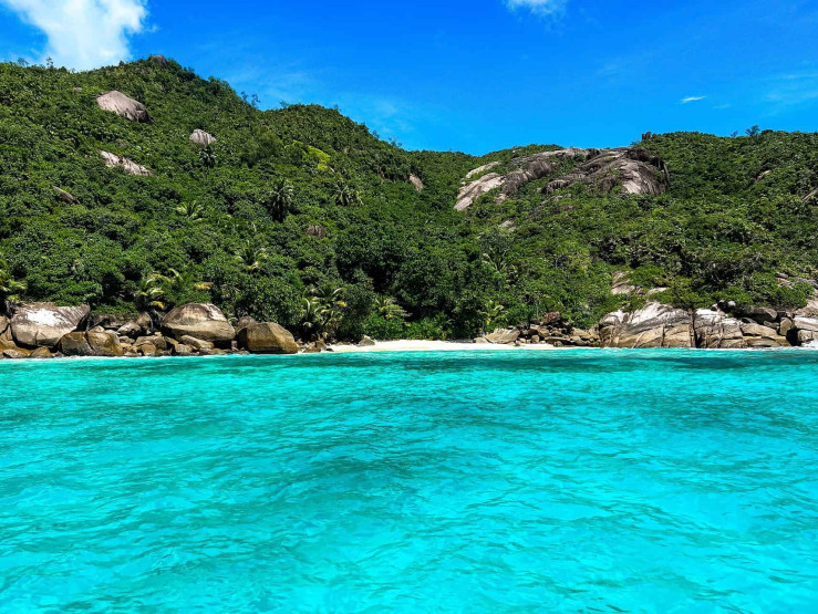 seychelles travel tips - Top Seychelles Travel Tips: Not to Miss Islands and Beaches Mahé's most beautiful beaches - Baie Ternay Marine National Park
