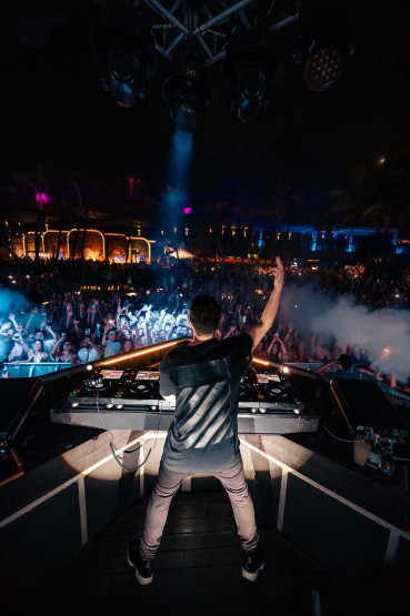 - Explore the Massive Atlas Beach Club in Bali: Party Paradise Awaits Electrifying live DJ performance at the Atlas Night Club in Bali, Indonesia.