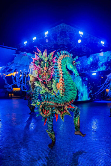 - Explore the Massive Atlas Beach Club in Bali: Party Paradise Awaits Glow in the dark dance performance at the Atlas Beach Club.