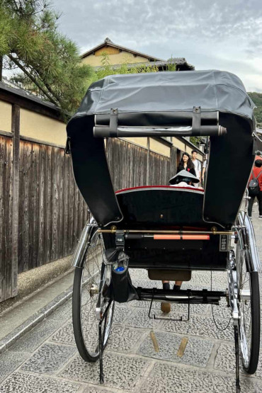 Travel Tips for Tokyo and Kyoto - Top Travel Tips for Tokyo and Kyoto Rickshaw ride in Higashiyama in Kyoto, Japan.