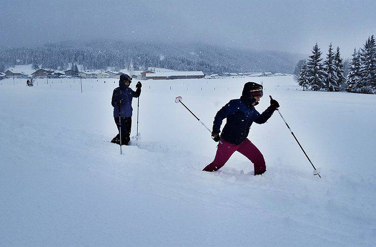 Traveler’s Winter Highlights in Austria Off-track cross-country skiing in the Alps