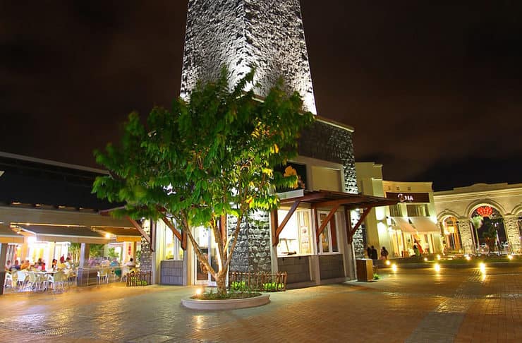 Shopping in Mauritius Bagatelle Mall, Moka