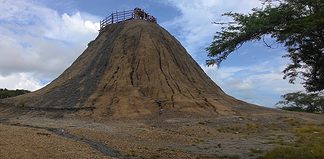 How to Visit Volcan del Totumo in Colombia Volcan del Totumo in Colombia