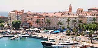 Corsica Travel Guide: Lonely Beaches, Beautiful Nature and a Paradise for Hikers Corsica travel guide