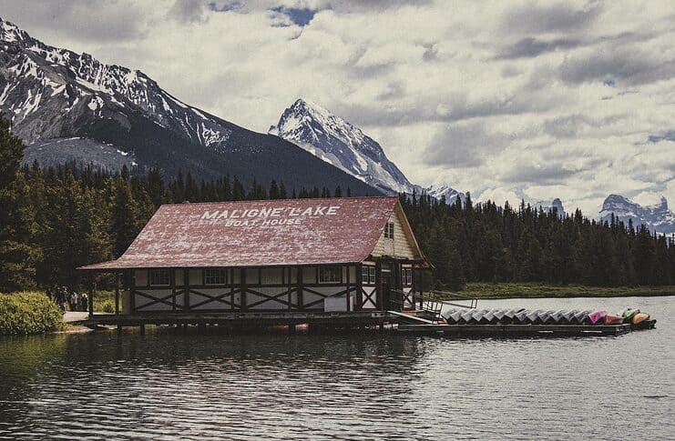 10 Cozy Cabins to Rent in Alberta, Canada Cabin rentals in Alberta, Canada