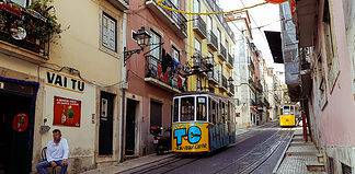 How to Get Around Lisbon Bica - Lg. Calhariz, Funicular da Bica. Cable Tram in Lisbon, Portugal.