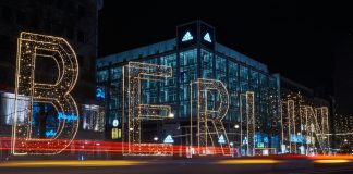Tips for Nightlife in Berlin: Your Ultimate Guide Berlin sign at night