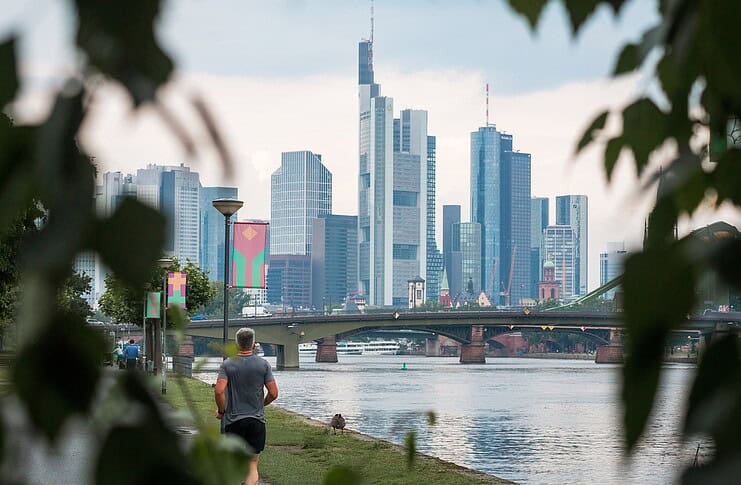 Frankfurt Walking Tour: Must-See Sights in Four Hours River Main and Skyline of Frankfurt.