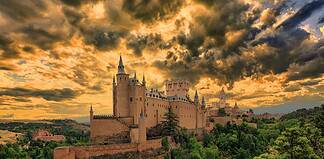 Discover Spain’s Hidden Treasures: Unforgettable Day Trips from Madrid The gothic Cathedral in Alcazar de Segovia, Spain.
