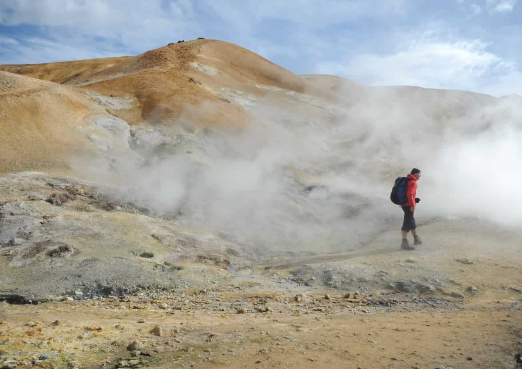 Icelandic Glaciers - Exploring Icelandic Glaciers: Your Guide to the Kjölur Route in the Southeast Highlands The colourful rhyolite Mountains of Kerlingarfjöll
