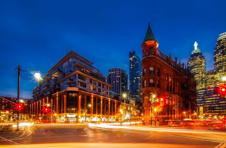 The Complete Guide to Toronto’s Nightlife for International Travelers Toronto at night, Canada.