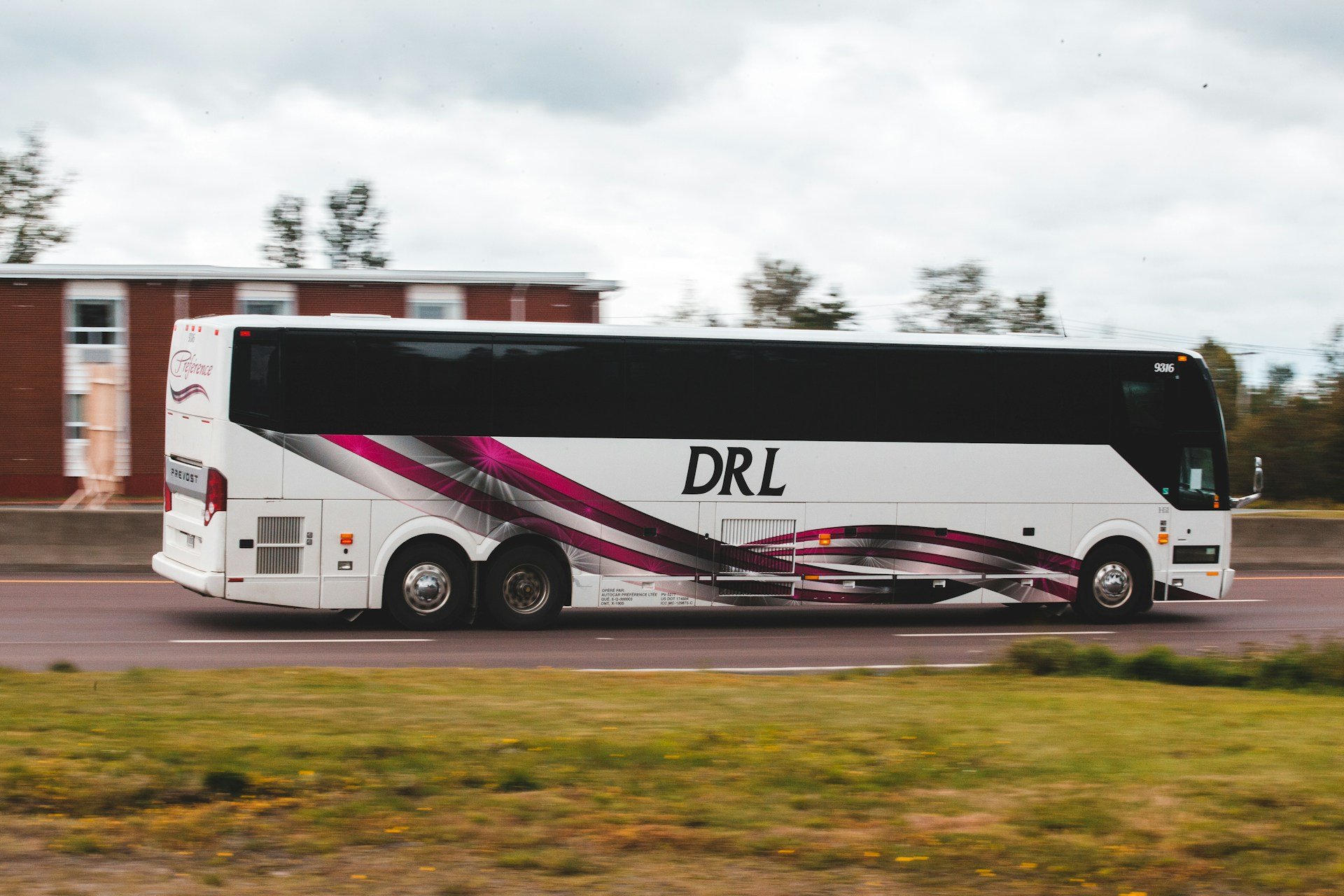- Why Coach Travel is the Ultimate Group Adventure Choice (And Your Planet Will Thank You) Tour bus. Pic via Erik McLean -unsplash