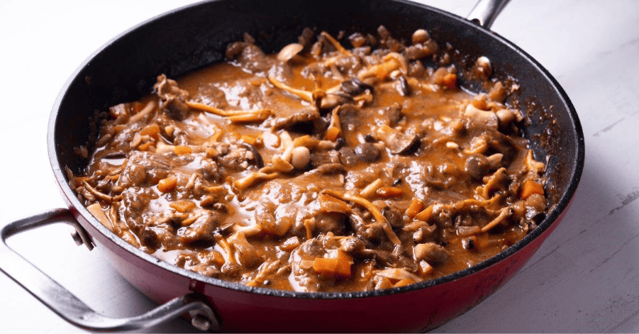 Fricandó amb bolets, a traditional dish in Barcelona