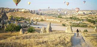 What to Expect From Cappadocia’s Day Tours (And How to Choose) Hot Air Balloons in Cappadocia, Turkey - Bien Cappadocia