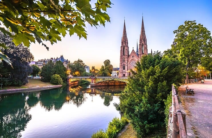 One-Day Strasbourg Itinerary: The Best Way to Explore on Foot strasbourg church