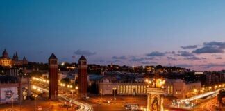 Barcelona At Night: What the City Looks Like When the Lights Come On Plaza de España, Barcelona, España