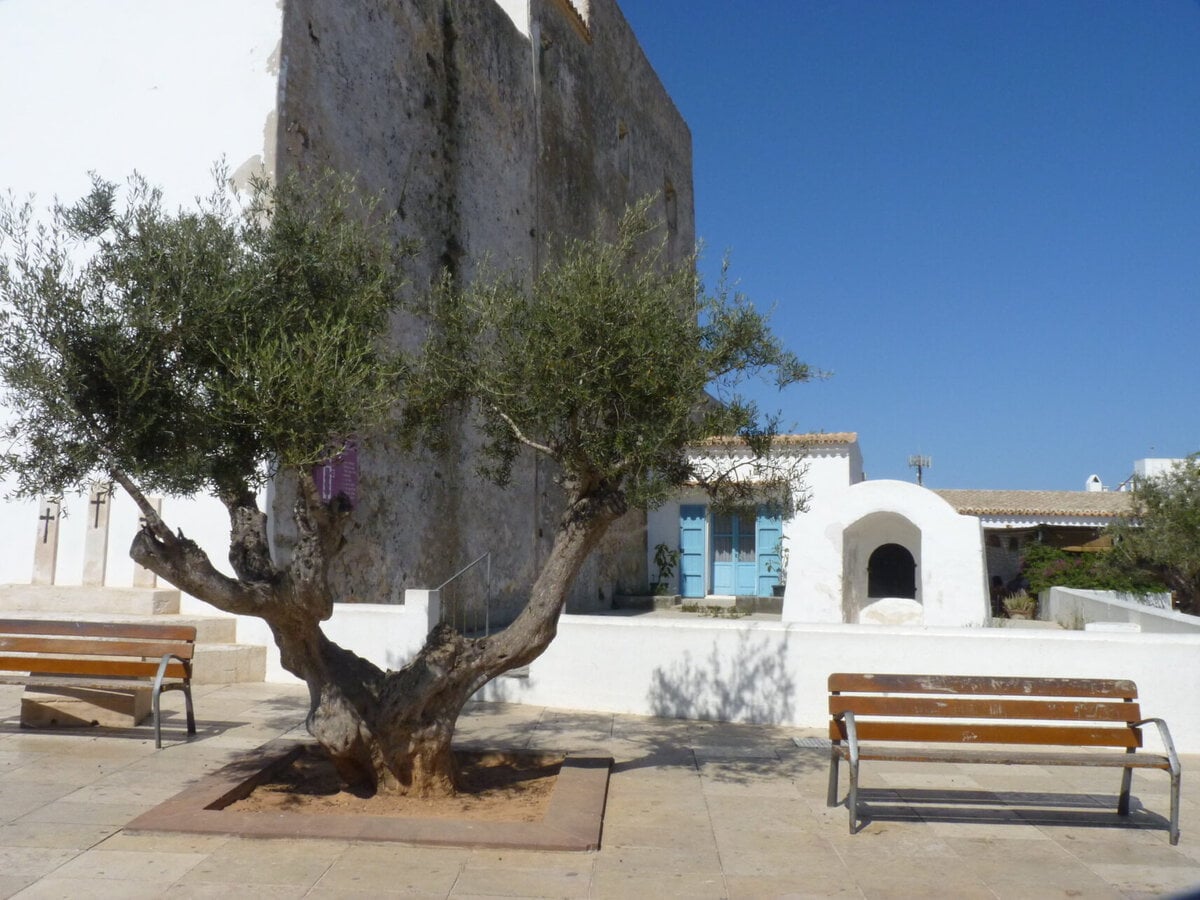 Sant Francesc Xavier in Formentera, Spain. Pic via Diroco -flickr