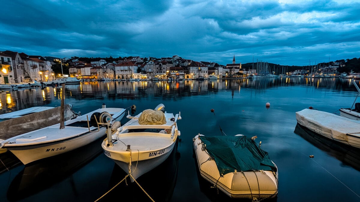- A Week on a Catamaran in Croatia: Slow Sailing from Split to Hvar Harbor of Milna on the island Brac in Croatia.