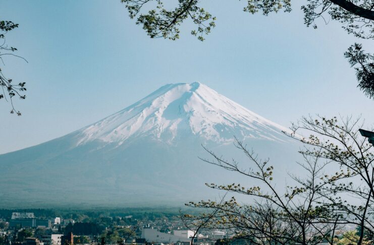 Mount Fuji Off-Season vs Peak Season: Which Is Better for You? mount fuji climbing season